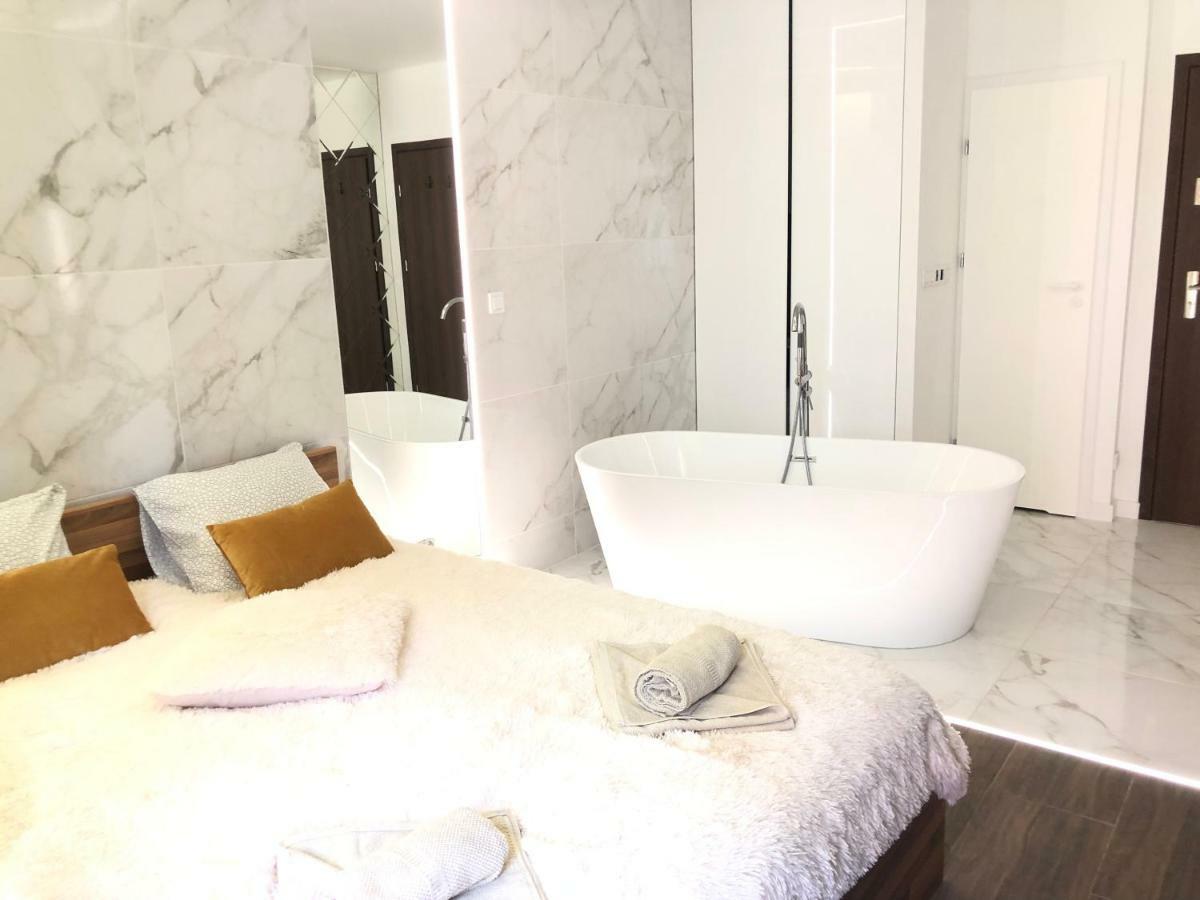 Yourapart Chmielna Park Exclusive Z Wanna Wolnostojaca Lub Jacuzzi Gdańsk Extérieur photo